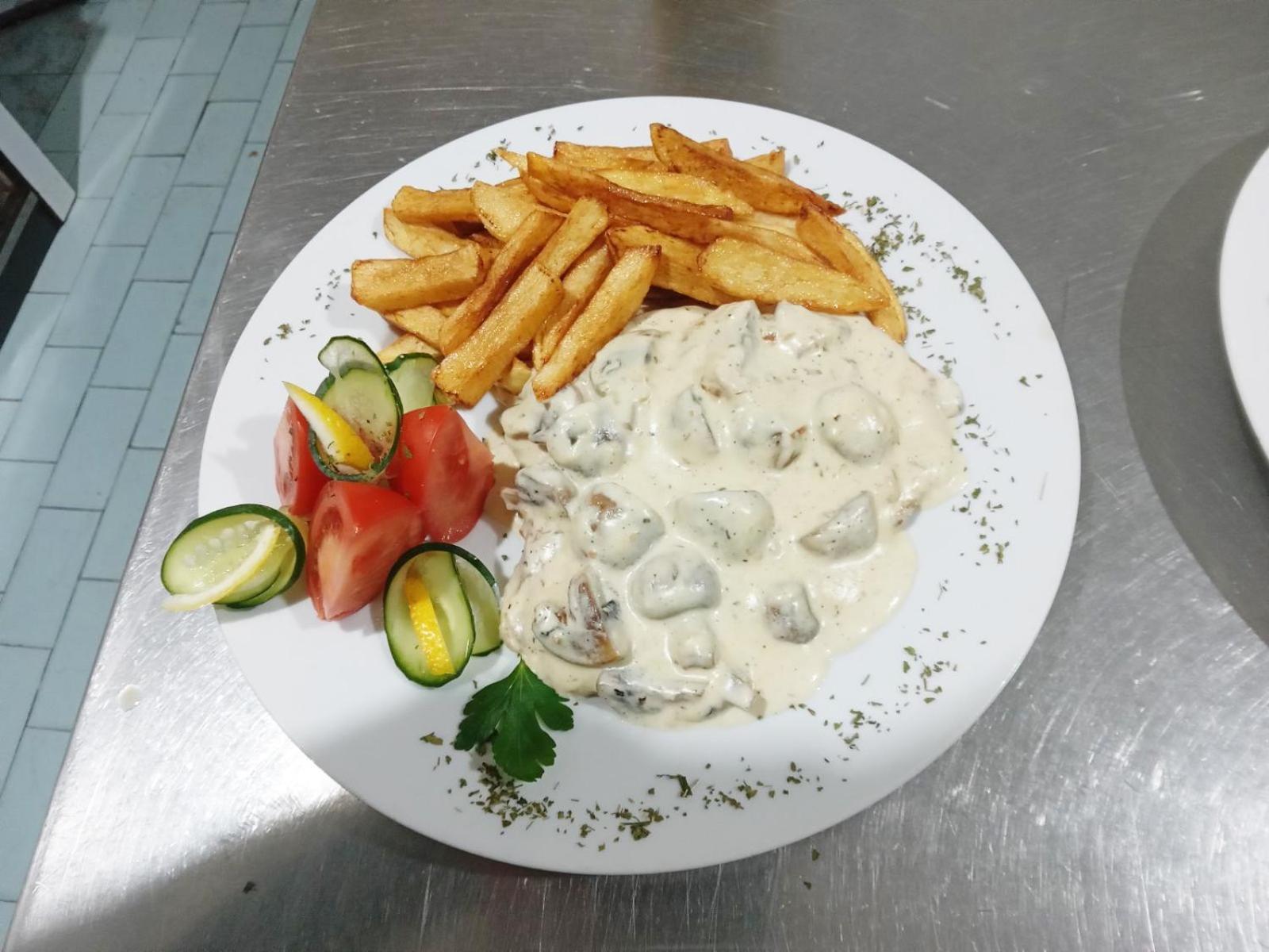 Restaurant & Apartments Jug سوتوموري المظهر الخارجي الصورة